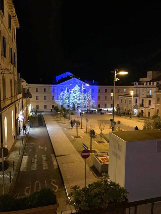 B&B Le Finestre Su Via Cavour Sassari Bagian luar foto
