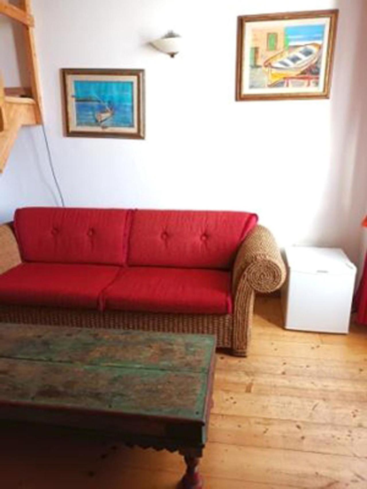B&B Le Finestre Su Via Cavour Sassari Ruang foto